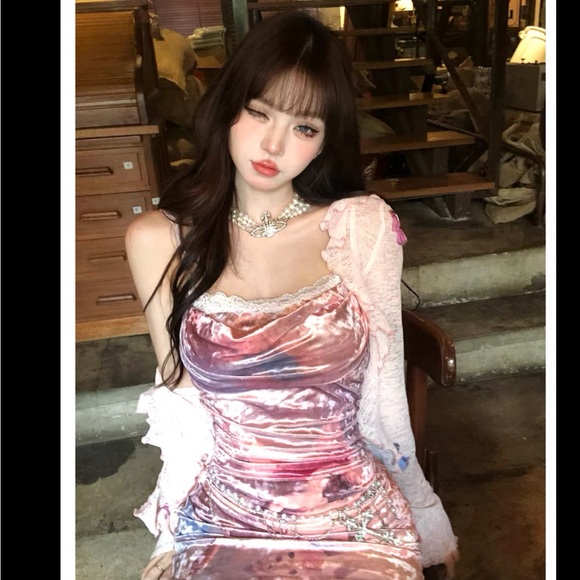 ▫️Lace Velvet Dress - Picture 3 of 3